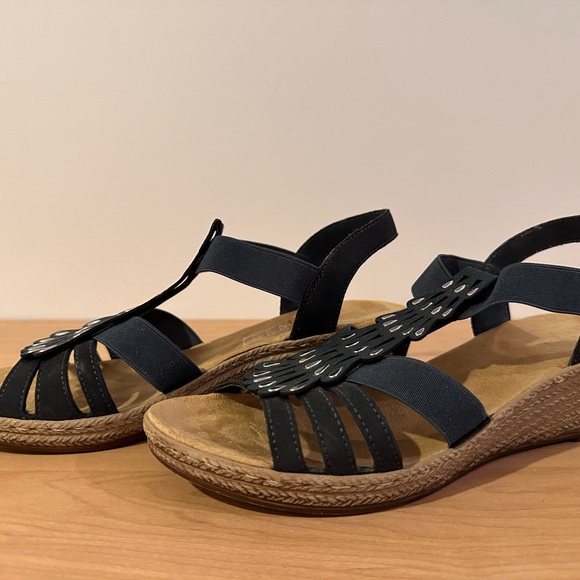 RIEKER wedge sandal - size 9 - Picture 3 of 5